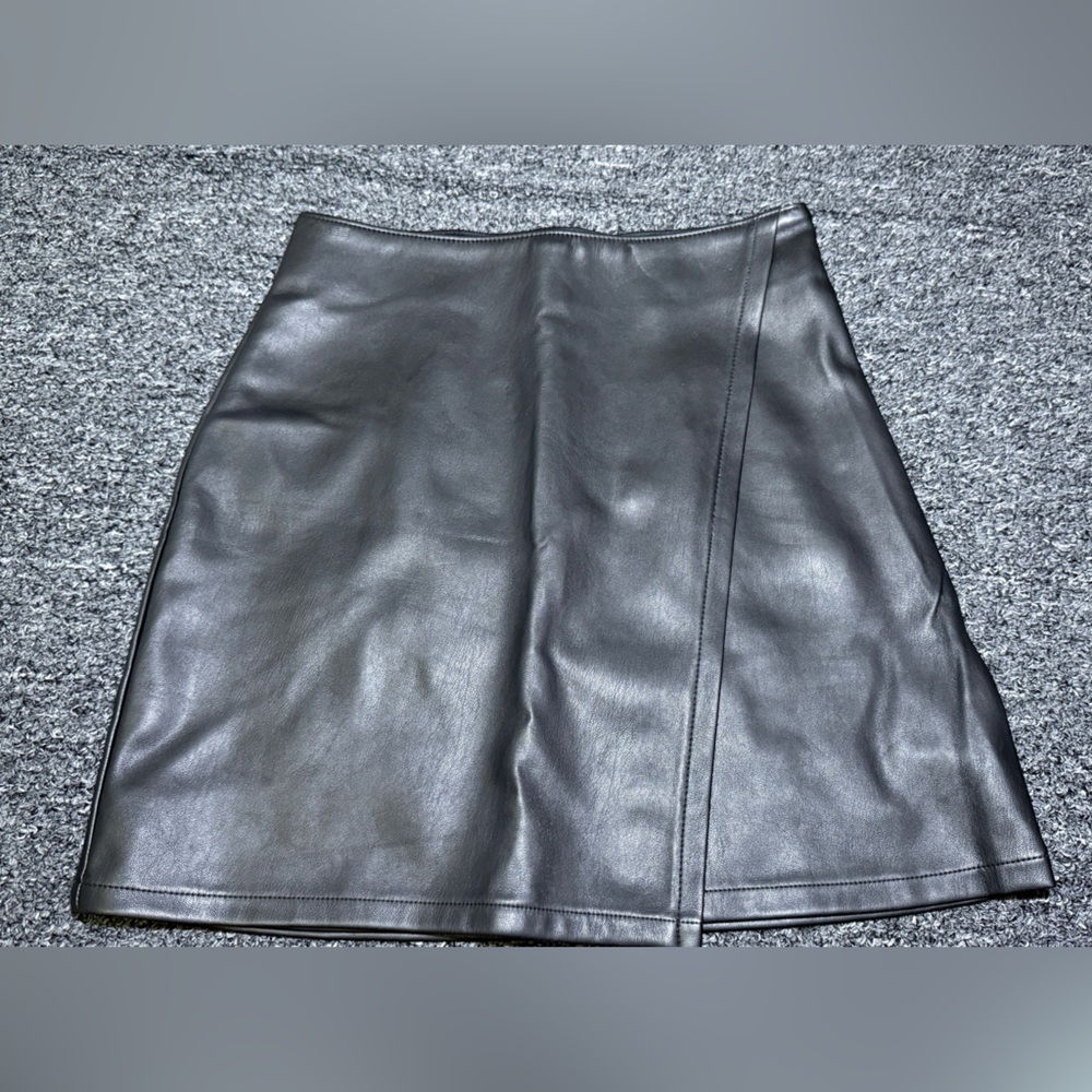 NWT Hollister Ultra High Rise Faux Leather Black Mini Skirt